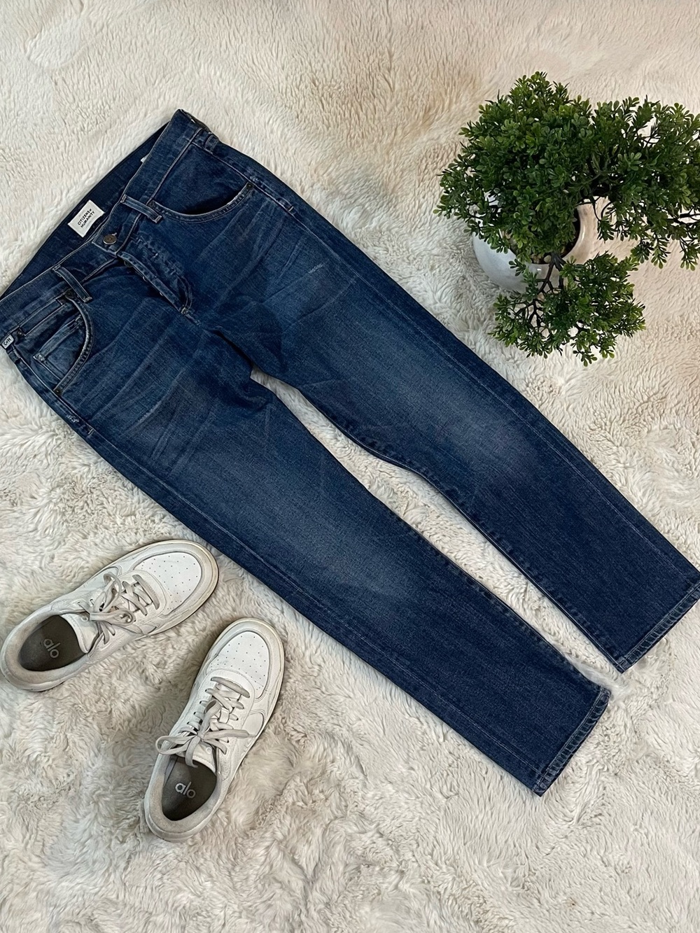 Citizens of Humanity Dark Indigo High Rise Straight Jeans Size 25 Button Fly Mad